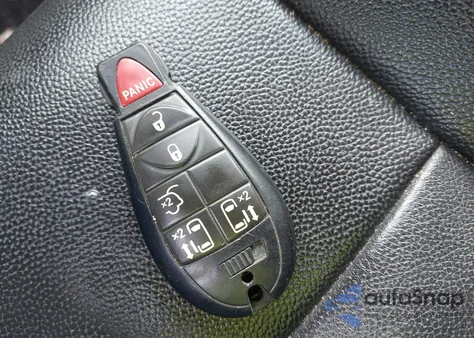 2014 Chrysler Town & Country Touring z USA, uszkodzony, nr VIN 2C4RC1BG4ER211522